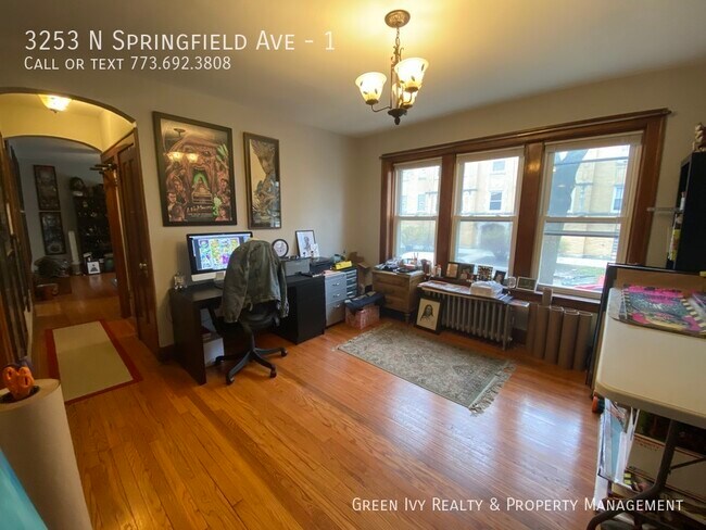 Foto del edificio - 3253 N Springfield Ave