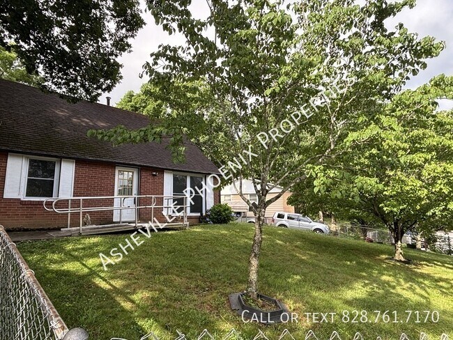 Building Photo - 18 Dogwood Ct
