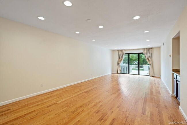 Foto del edificio - 90 Foxwood Dr