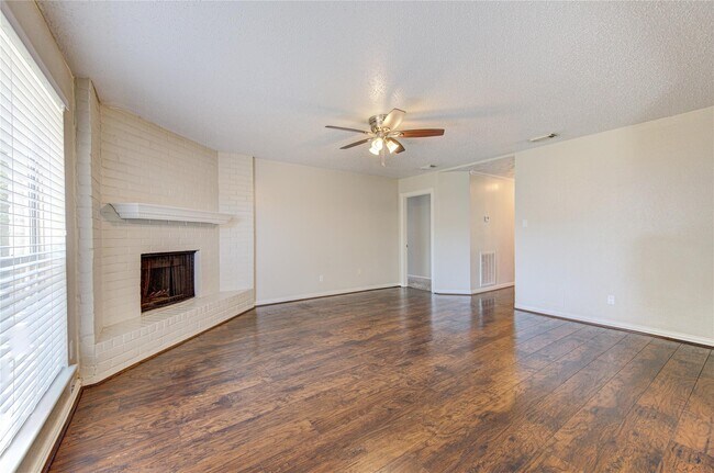 Foto del edificio - 24119 Silversmith Ln