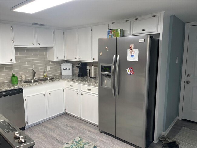 Building Photo - 4037 Killarmet Dr