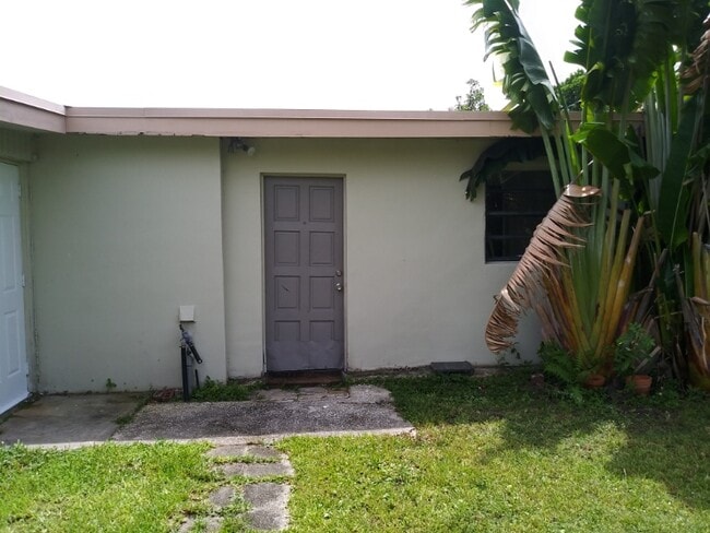 Building Photo - 18750 Lenair Dr