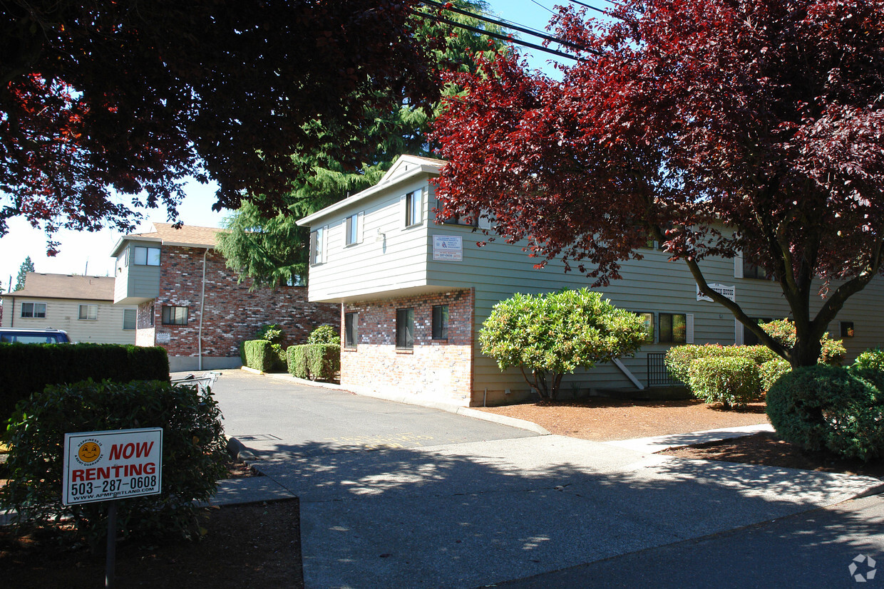 Building Photo - Huntington House