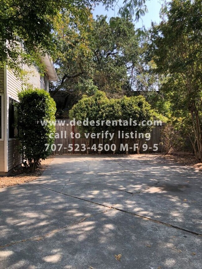 Building Photo - 1750 Mount Olive Dr