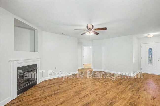 Building Photo - 2305 Spivey Ave