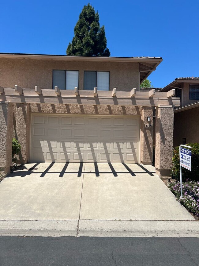 Foto del edificio - Charming 3-Bedroom, 2.5-Bathroom in Desira...