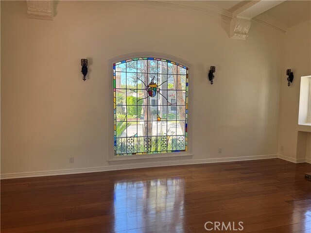 Building Photo - 144 S La Peer Dr