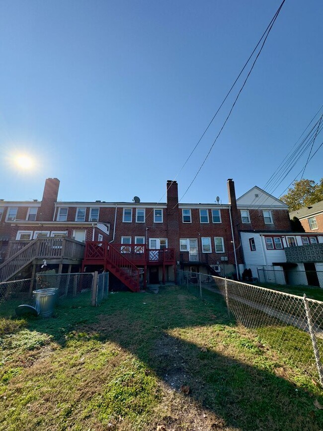 Foto del edificio - Charming 3Bed/2Bath Townhome in Dundalk, MD!