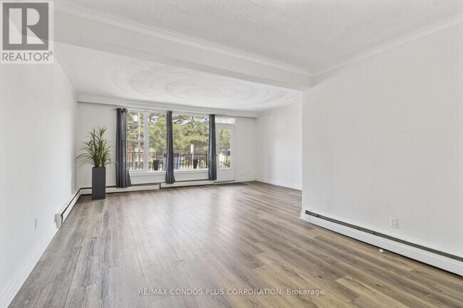 Building Photo - 449 Wilson Av