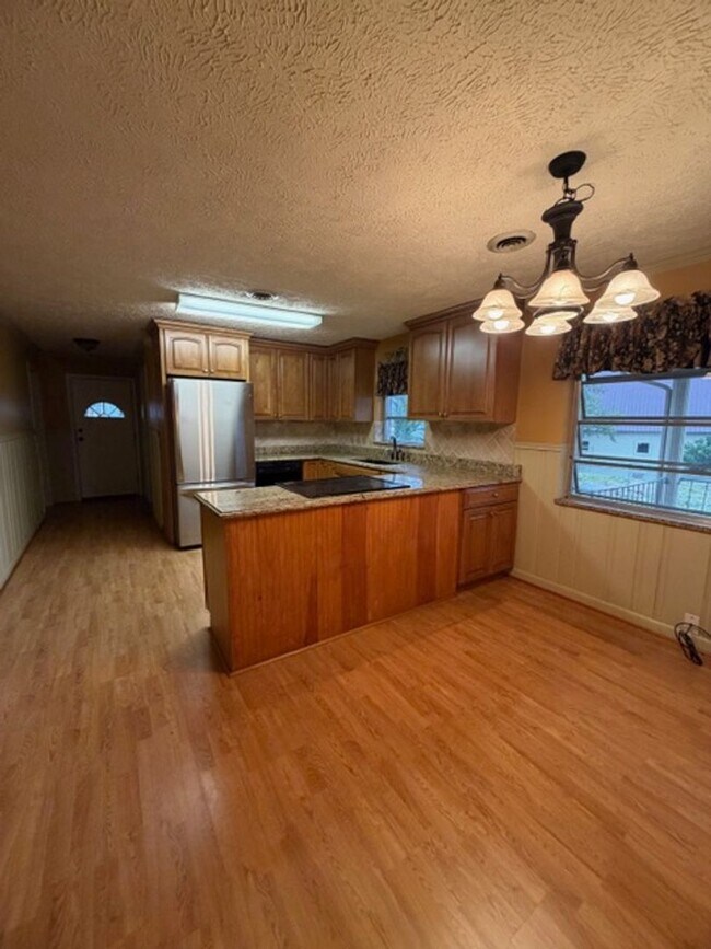 Foto del edificio - Maryville City  37801 - 3 bedroom, 2.5 bath home Walking distance to Foothills Mall - Contact Deb...