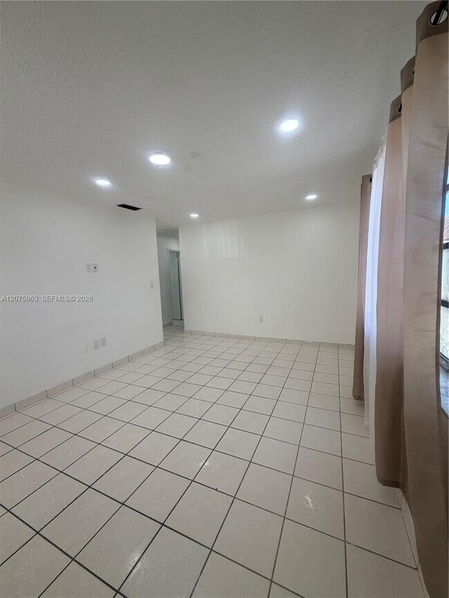 Building Photo - 3821 SW 89th Ct