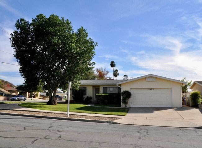 Building Photo - 7695 Torrem St