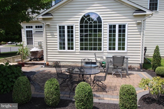 Building Photo - 20990 Hooded Crow Dr