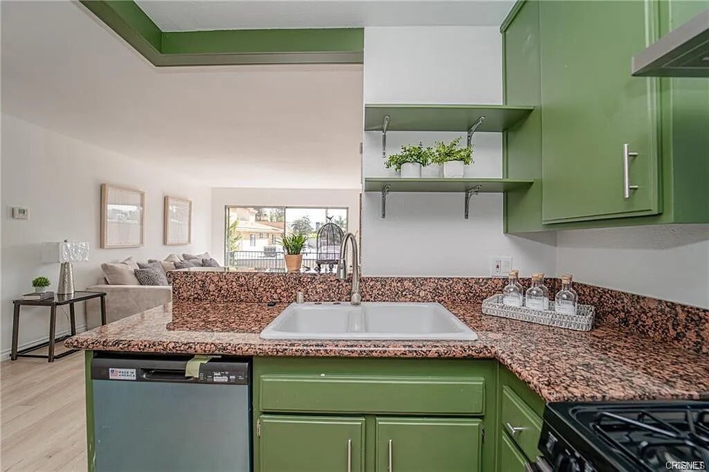 Foto principal - 14560 Clark St