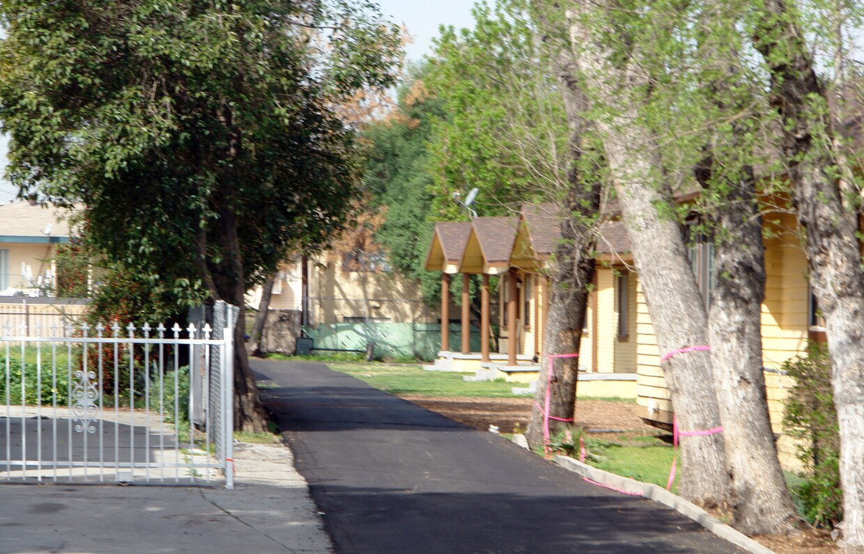 Foto del edificio - 952 N Mountain View Ave