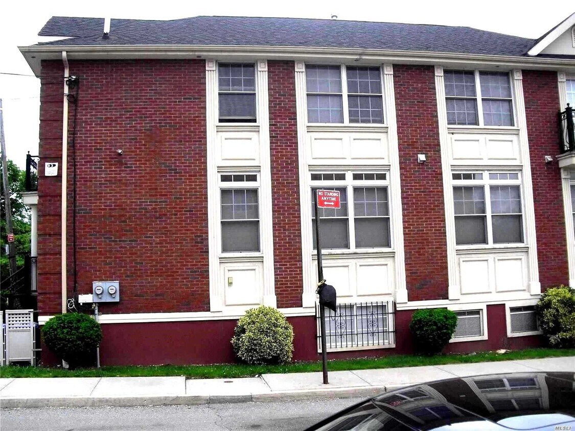 Primary Photo - 60-28 60th Pl