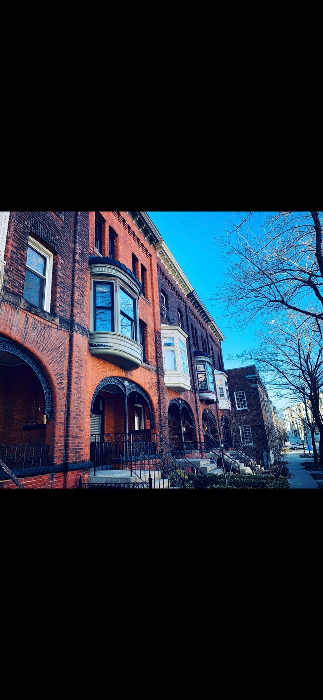 Building Photo - 178 N Pearl St