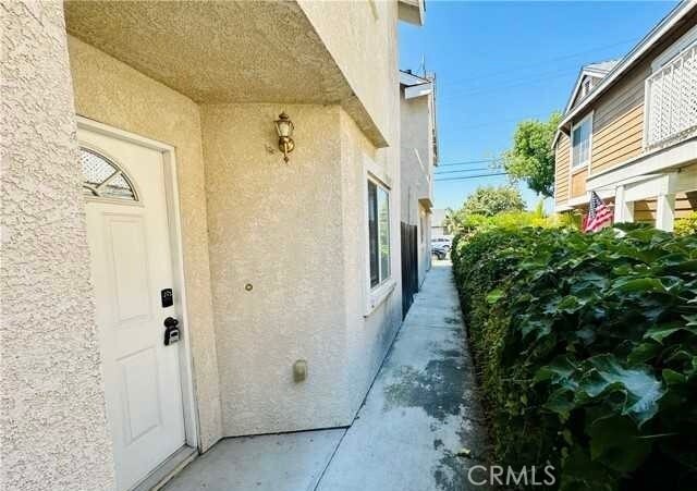 Building Photo - 9218 Elm Vista Dr