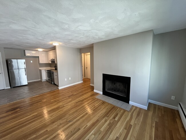 Building Photo - 50 Evergreen St