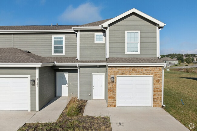 Building Photo - Prairiebrooke Townhomes