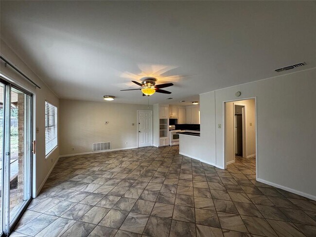 Foto del edificio - 5806 Coventry Ln