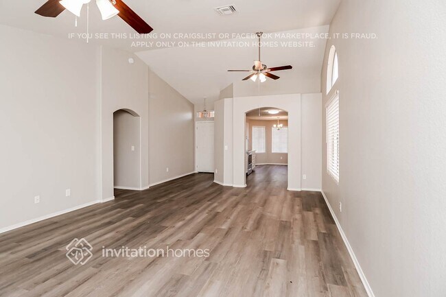 Foto del edificio - 6129 Colby St