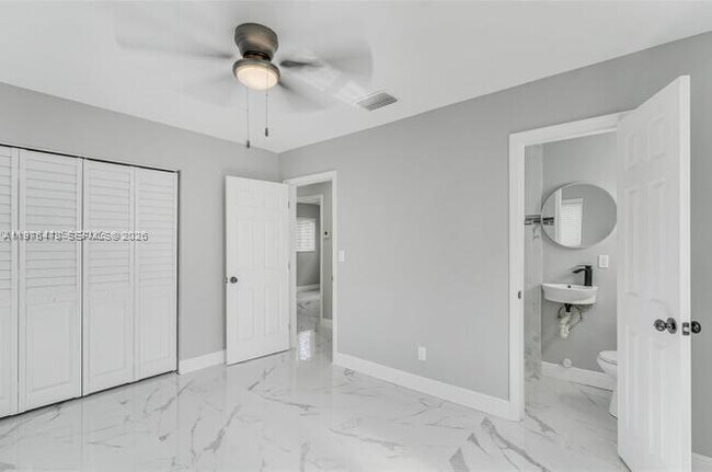 Foto del edificio - 1120 NW 184th Dr