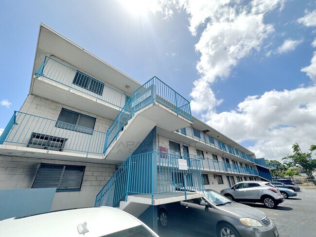Building Photo - **SEE FULL AD FOR DETAILS** $500 1ST MONTH...