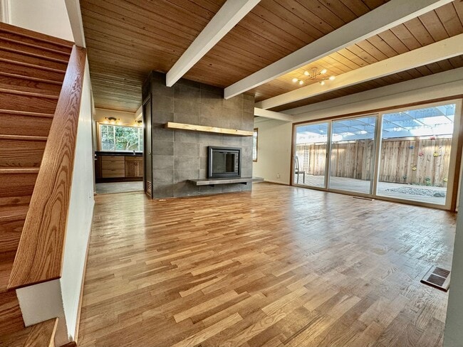 Mid-Century Gem near Meadowbrook Park! - Mid-Century Gem near Meadowbrook Park! House
