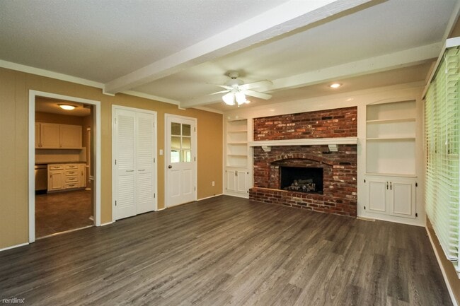 Building Photo - 4 br, 2.5 bath House - 1420 E Stagecoach Dr