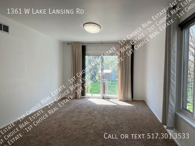 Building Photo - 3-BDR 1.5-BTH Duplex in East Lansing w/ Ba...