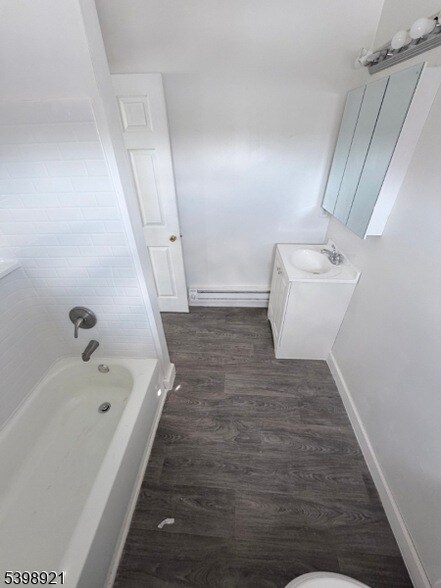 Foto del edificio - 1165 E State St