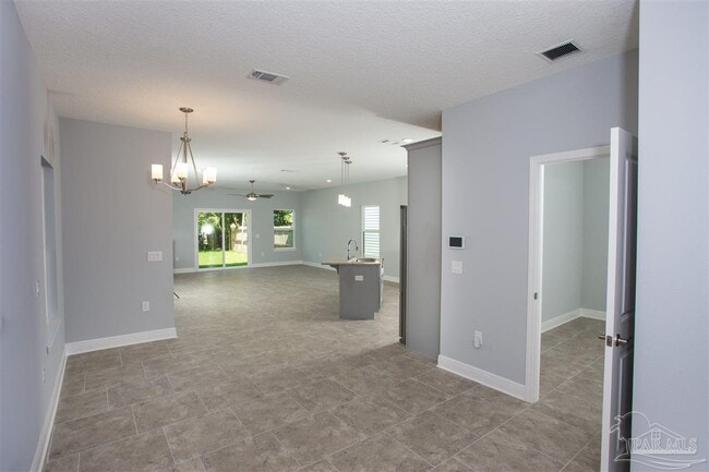 Building Photo - 405 N Coyle St