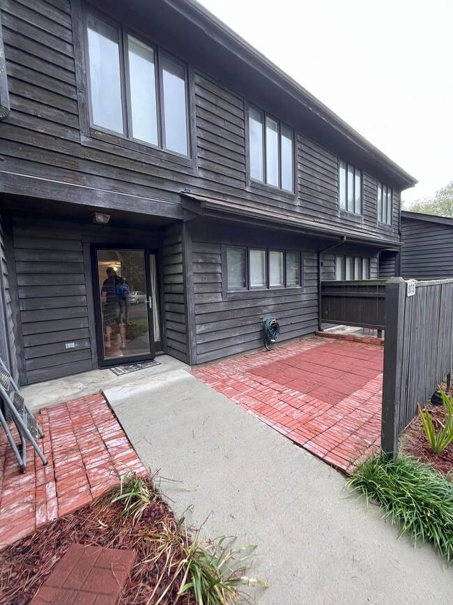Building Photo - 803 Crawford Creek