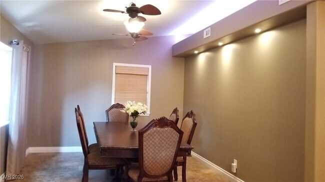 Building Photo - 7015 W El Parque Ave