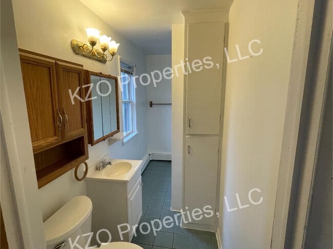 Building Photo - 608 W Michigan Ave