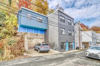 Building Photo - 9017 Riverside Pl