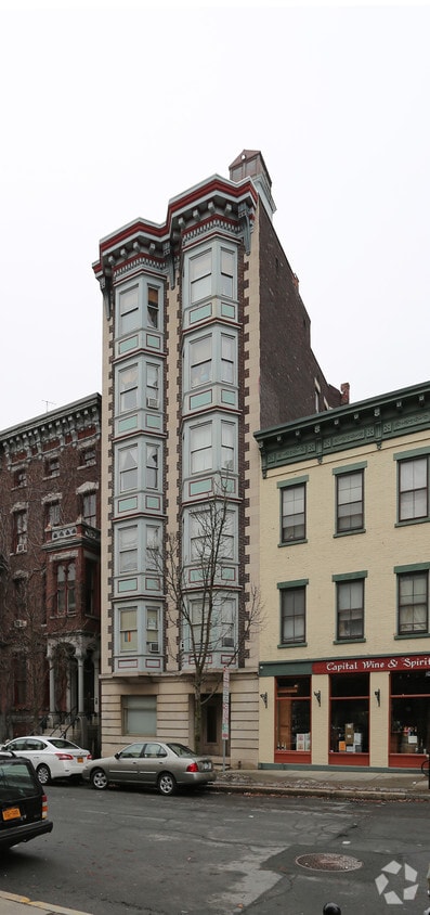 Building Photo - 346 State St