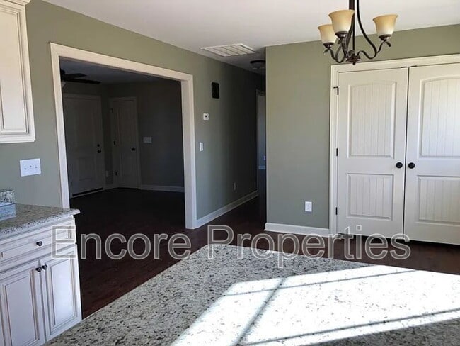 Foto del edificio - 21 Avalone Ct