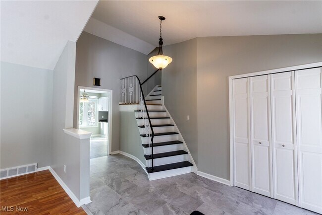 Foto del edificio - 24434 Emmons Rd