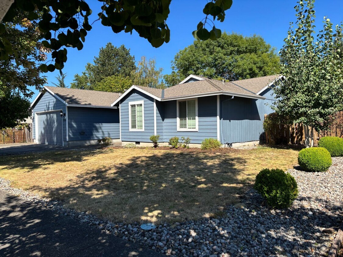 Foto principal - Freshly Updated Troutdale Gem with Enterta...