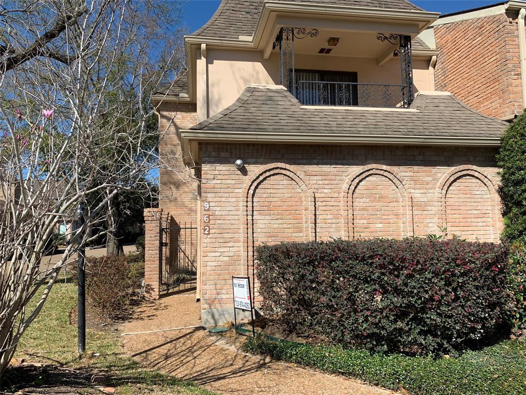 Foto principal - 9624 Doliver Dr
