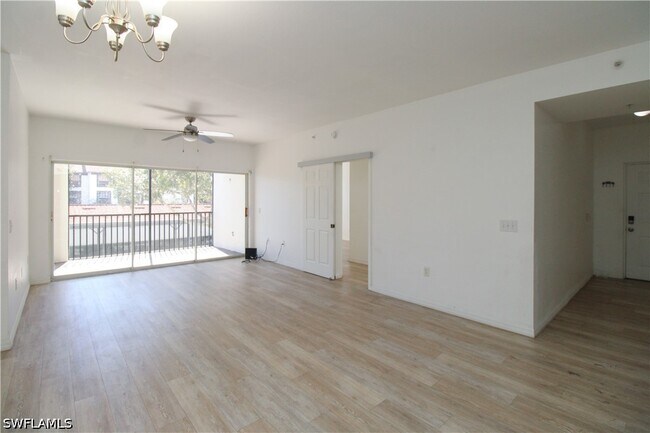 Foto del edificio - 7960 Preserve Cir