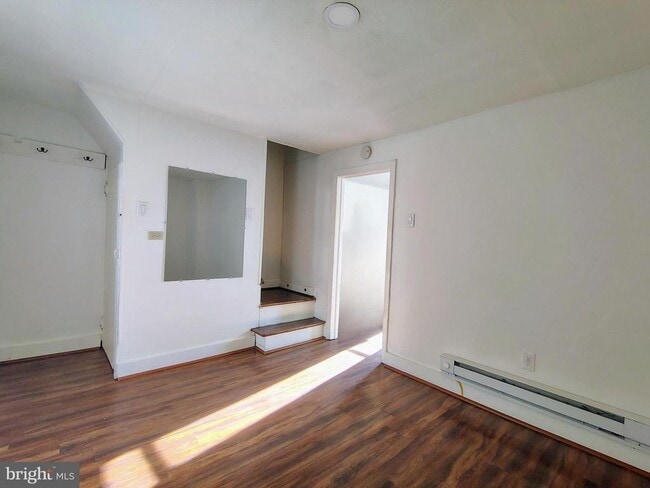 Building Photo - 110 Ice St