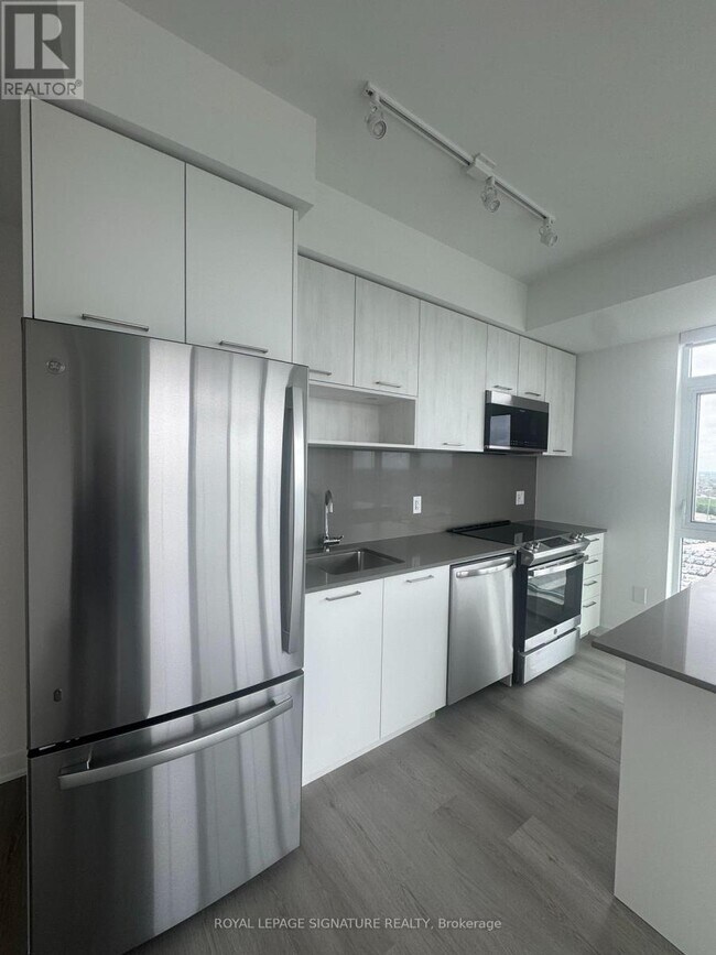 Building Photo - 40-540 Lagerfeld Dr