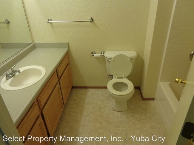 Building Photo - 3 br, 2 bath House - 1080 Courtyard Drive