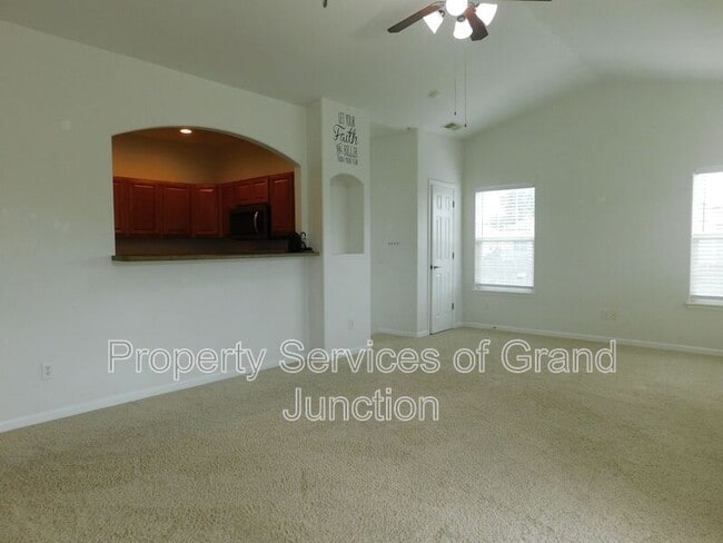 Building Photo - 2464 Thunder Mountain Drive