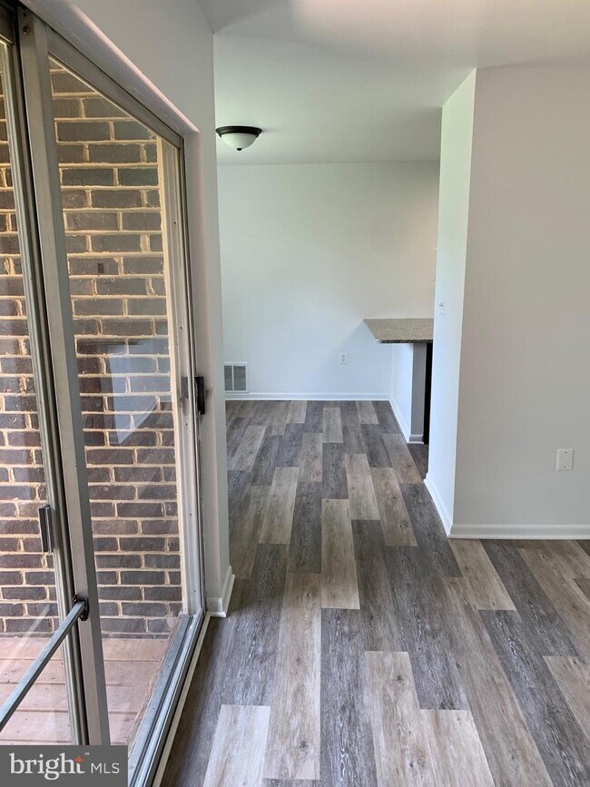 Foto del edificio - 5027 Green Mountain Cir