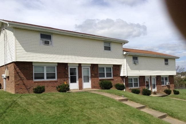 Zelt Front view - 30 Zelt St