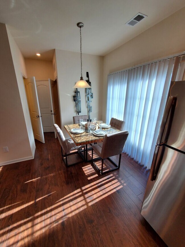 Foto del edificio - 7421 Sienna Heights Pl